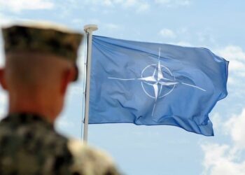 Tensionet në rritje në veri të Kosovës/ Reagon NATO: KFOR i gatshëm të ndërhyjë…