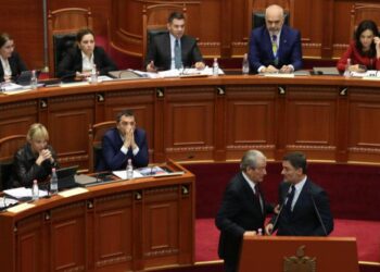 Beteja e padukshme brenda opozitës!