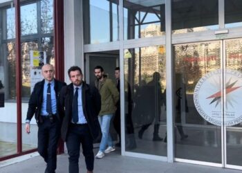 Arrestohet analisti dhe aktivisti i njohur në Kosovë, Rron Gjinovci