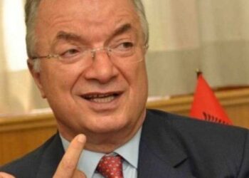 Deputeti bën thirrje për vigjilencë: Në veri rrezikohet t’u vihet flaka institucioneve të Kosovës
