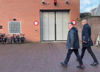Vizitoi Thaçin e Veselin në Hagë, Balla flet pas takimit: Komandantët e UÇK mbahen në burg mbi bazën e një rezolute turpi