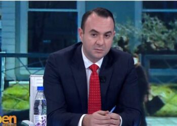 “Kërciti” arma në primaret e Berishës në Laç, reagon “Rithemelimi”: Ngjarje e rëndë! E pajustifikueshme armëmbajtja, do ndërmarrim hapat tonë