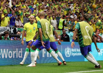 Brazili gjen sërish rrjetën e Serbisë, nis kërcimi Samba në Lusail