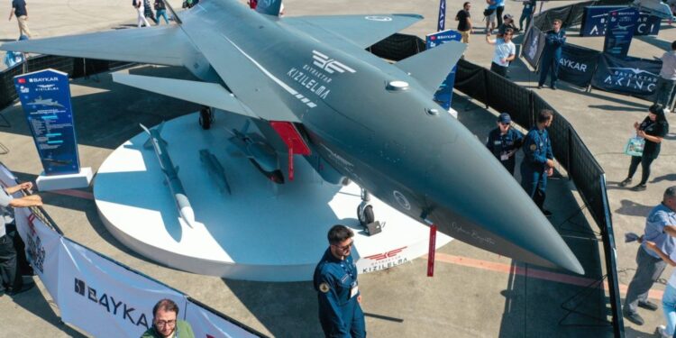 Turqia prezanton “Mollën e kuqe”, dronin që mund të ndryshojë konceptin e luftës ajrore