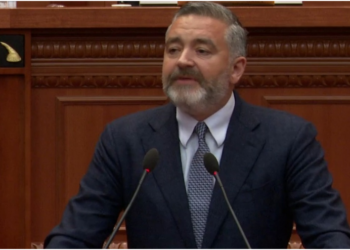 “Në kohën tuaj deti ishte armik”/ Klosi: T’i lutemi Zotit që të bëhet Porti i Durrësit, projekt i rëndësishëm për turizmin shqiptar