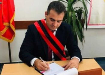 SPAK kërkoi 1 vit burg/ Probleme në shtetin grek, shtyhet seanca për kryebashkiakun e Mallakastrës