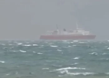 Njoftimi/ Moti i keq, shtyhet nisja e trageteve drejt portit të Barit
