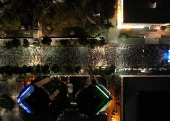 U zotuan se do rrëzojnë Ramën sot, Meta: Do ketë protesta të tjera. Kur bëhet fjalë për të mbrojtur lirinë dhe atdheun…!