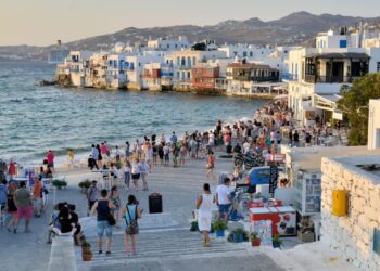 U marrin 40 mijë euro, 5 shqiptarë plaçkisin e plagosin bashkëatdhetarët e tyre në Mykonos