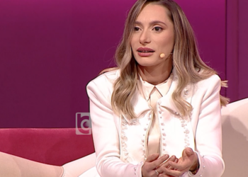 “U  sëmura 15 vjeç, njerëzit thoshin bën vetë se do burrë. Prindërit e mi me lot në sy…”