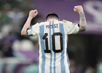 Shpëtoi Argjentinën nga turpi, Messi arrin statistikat e Maradonës