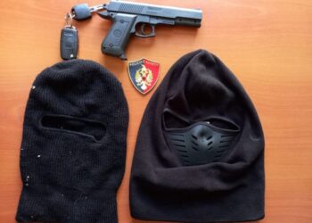 Me pistoletë dhe 2 maska, përfundon në pranga i riu në Gjirokastër