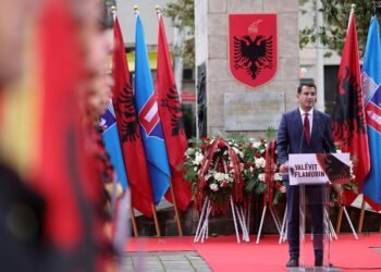 78-vjetori i Çlirimit të Tiranës, Veliaj: Kur jemi bashkë, bëhemi më të fortë, mund të përballojmë edhe një luftë të pabesë si kjo e Putinit