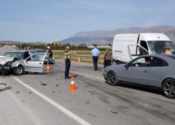 Ngjarja e rëndë/ Po kalonte rrugën, makina përplas 13-vjeçarin