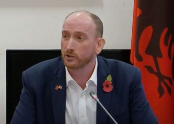 Emigrantët/ Ambasadori britanik: Çmojmë kontributin e shqiptarëve. Jam i zhgënjyer nga raportimet e mediave