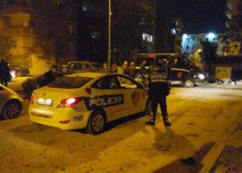 Primaret e Berishës/ Konflikt në takimin e “Rithemelimit” në Laç, qëllohet me armë zjarri në ajër
