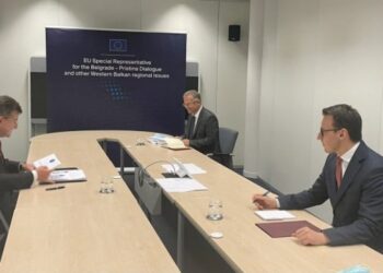 Kryenegociatorët e Kosovës dhe Serbisë priten nga Lajçak pas bisedimeve Kurti-Vuçiç