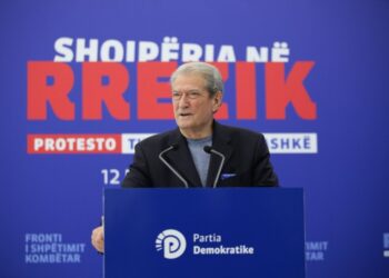 ‘Protesta e 12 nëntorit kthesa e madhe e popullit opozitar’, Berisha: U dërguam mesazh kancelarive të Evropës, do përmbysim sistemin monist