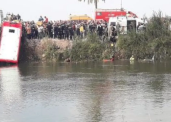 Tragjike/ Autobusi bie në kanal, raportohet për 19 të vdekur dhe 6 të plagosur