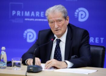 “Turp”/ Berisha s’tërhiqet, reagon ndaj akuzave: Protesta e 6 dhjetorit s’është kundër miqve të Shqipërisë. Dikush duhet t’i dalë për zot vendit! Rama…!