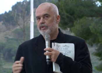 Rama: Kudo ka vështirësi! Jashtë shtetit nuk ju shtrojnë tapet të kuq, Shqipëria ofron shumë mundësi
