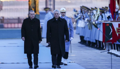 Presidenti i Kubës takohet me Putin e më pas me Erdogan! Çfarë pritet të bisedojnë liderët