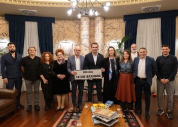 Rruga në Tiranë merr emrin e gazetarit Fatos Baxhaku/ Veliaj: Përfaqësues i vlerave të gazetarisë së vërtetë!