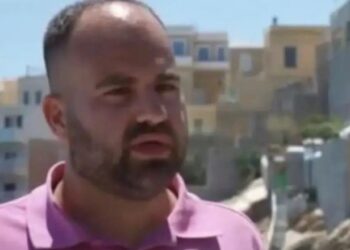 Gazetari komunikoi me 12-vjeçaren në aplikacion: Tha që ishte 20-vjeçe! Më kërkoi 50 euro për të kryer marrëdhënie intime në makinë