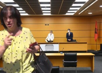 Gjyqtarja e Elbasanit u filmua duke bërë pazare, ‘sëmuret’ sapo i afrohet Vettingu: Jep dorëheqjen dhe s’paraqitet në seancë