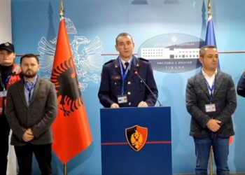 Kokainë dhe heroinë mes pakove me sheqer dhe çokollatave, 13 të arrestuar në Tiranë