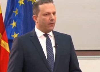 Alarmet për bomba në shkollat e vendit fqinj, ministri i Brendshëm: Akt monstruoz, luftë hibride ndaj shtetit. Ja çfarë po përpiqen të bëjnë