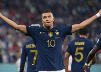 VIDEO/ Një natë magjike e Mbappe, Franca nuk njeh hap fals, fitore me zemër ndaj Danimarkës. Bien nordikët