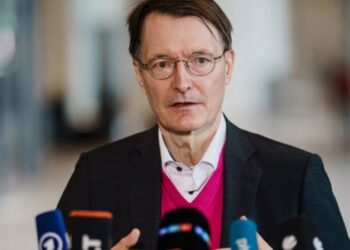 Do ndodhte në transmetim live/ Nga plani për rrëmbimin e ministrit gjerman tek grushti i shtetit, oficeri i infiltruar nxjerr zbuluar organizatën: