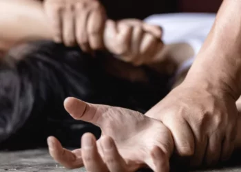 Përdhunoi vajzën e tij 14 vjeçare, habit babai: Ajo po merr hak sepse nuk e lija të dilte…