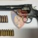 Sapo kishte dalë nga burgu, 19-vjeçari në Durrës kapet me revolver në çantë