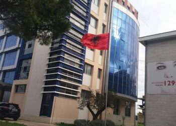 Sherr në Gjykatën e Fierit pas një çështjeje për pronat, avokati i dhunuar përfundon në spital