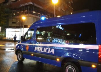 Të shtëna me armë zjarri në drejtim të makinave në Kamëz! Mister shkaqet, policia në ndjekje të autorit