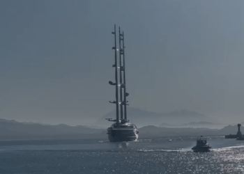 “Black Pearl”, superjahti më i madh me vela në botë mbërrin në bregdetin e Durrësit