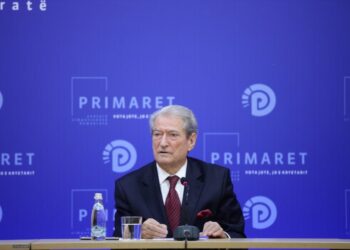 Berisha kërcënon me mosbindje civile: Populli do t’i përdorë të gjitha metodat!