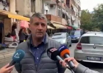 Dështon protesta/ Bizneset e vogla nuk i përgjigjen thirrjes së shoqatës, vijojnë normalisht me punën