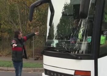 ‘Ma ktheni ju lutem, ky është nipi im’! Përpjekjet e dëshpëruara të shqiptarit në Angli për të ndaluar dëbimin e familjes