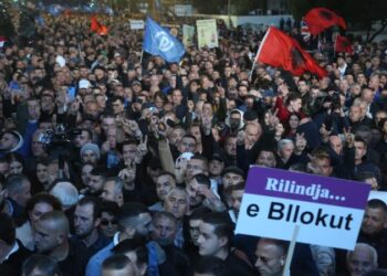 Studenti nga Lazarati: Shokët m’i mori gomonia dhe kamioni për në Angli. i që duhet të largohet është Rama dhe…!