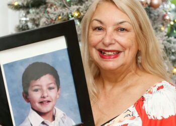 E dinte të vdekur 10 vite më parë, nëna tronditet kur zbulon se djali i saj është ende gjallë