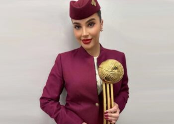 FOTOT/ Nga fshatrat e Rumanisë ku milte lopët, te finalja e Kupës së Botës, ja stjuardesa që i dha trofeun Messi-t
