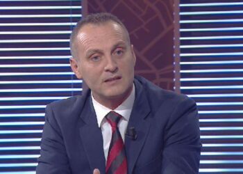 ‘Policia e di ku është Vis Martinaj’, ish-drejtuesi Krenar Ahmeti: Drejtori i policisë është duke vepruar në bazë të presionit