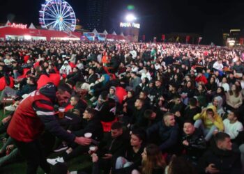 FOTOT/ Në Tiranë festohet eleminimi i Serbisë nga Botërori ‘Katar 2022’