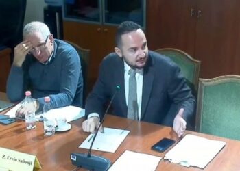 Debat në Komisionin e Ligjeve për tensionin në Kosovë, Salianji i kthehet deputetit të PS-së: Gjeneral vish çizmet e dil në front