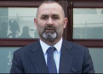 A ka frikë qeveria dhe policia nga ‘hija’ e Ervis Martinajt? Manja i përgjigjet gazetares: Unë sot jam ministër, jo prokuror. Me këtë çështje po merren…