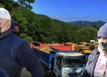 ‘Hedhin gurin dhe fshehin dorën’! Kush janë ‘maskat’ në Veriun e Kosovës që po trazojnë Ballkanin?