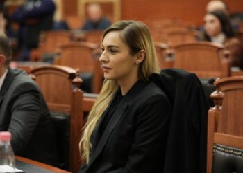 Ori Nebijaj do të jetë me grupin e Berishës apo Alibeajt? Ja si përgjigjet deputetja më e re e PD-së